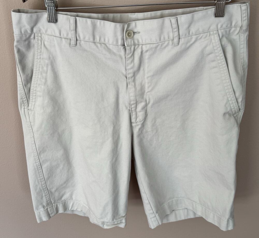 Axist mens size 36 khakis shorts beige Chino Mid rise Summer Casual Athletic